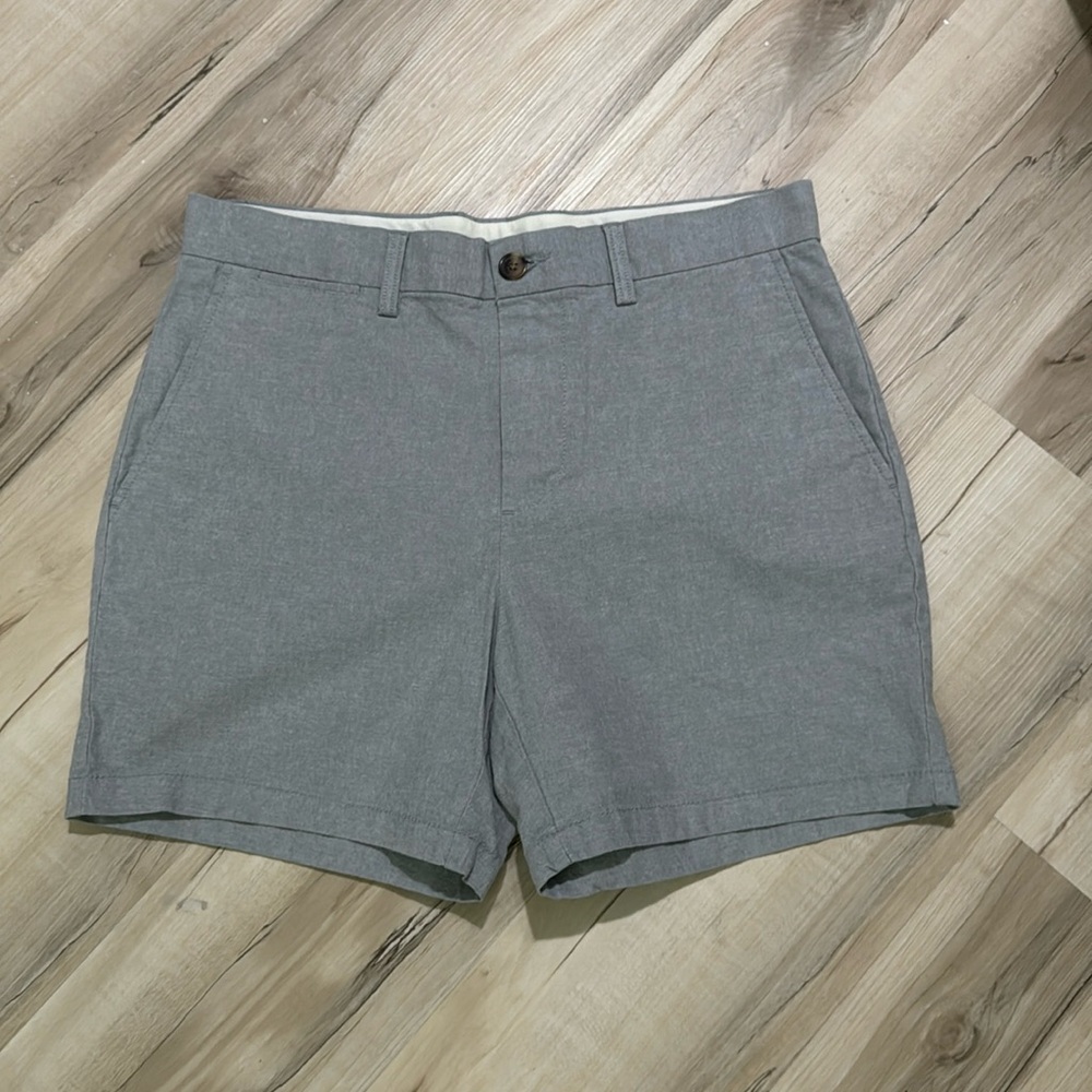 Mens Old Navy 5in Chino Shorts sz. 32in